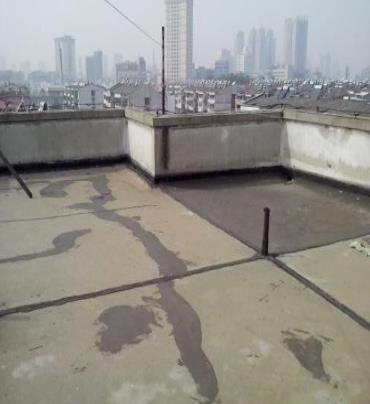 兴业漏水维修 楼顶漏水是什么原因，楼顶漏水维修方法是什么?